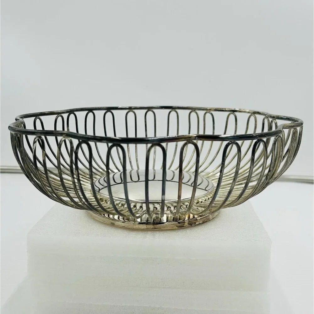 Godinger Silverplate Scalloped Round Wire Bread Fruit Basket 9.5” Vintage
